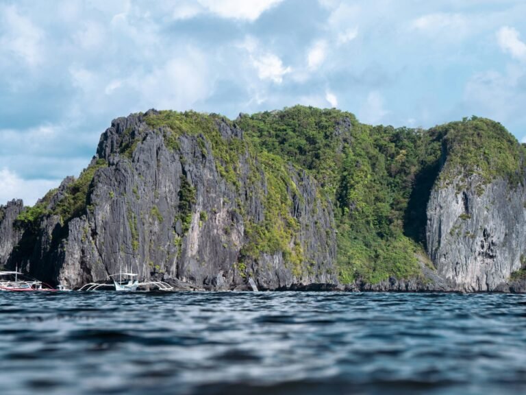 Experience the Natural Beauty of Palawan